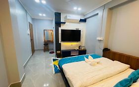Guru Hotel And Lodge